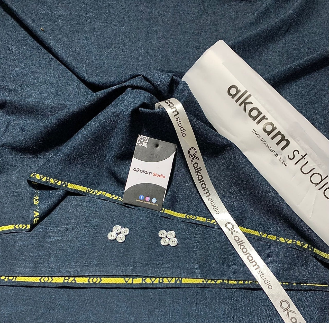 Alkaram Winter Unstitch Premium – Soft Pashmina Wool Fabric AKW 563